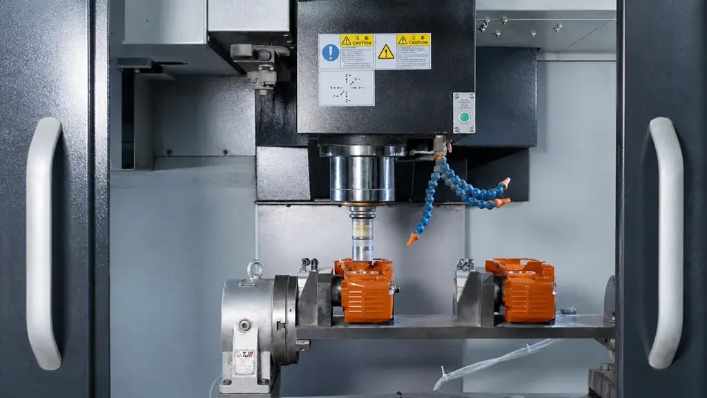 Chainsaw automated positioning and drilling process in CNC manufacturing